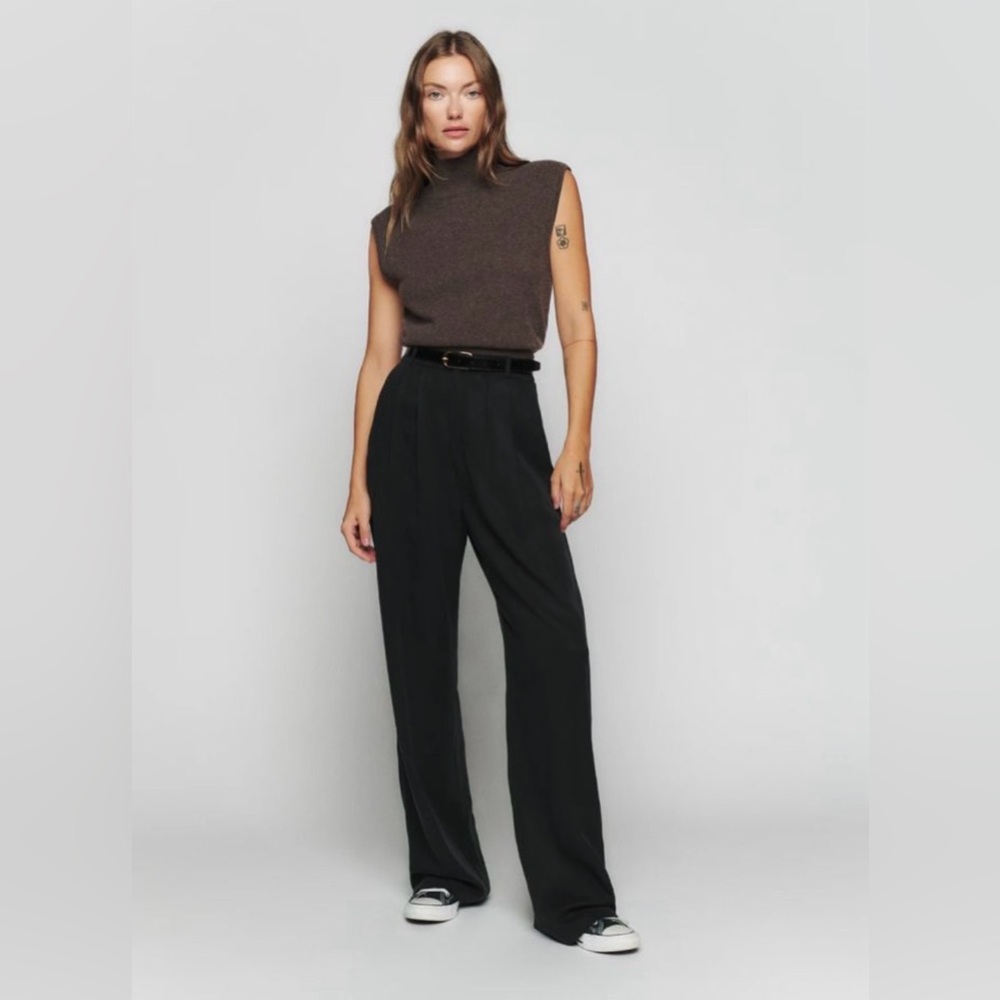 NWT Reformation Arco Cashmere sleeveless turtleneck sweater in Cocoa size XS - Picture 2 of 13